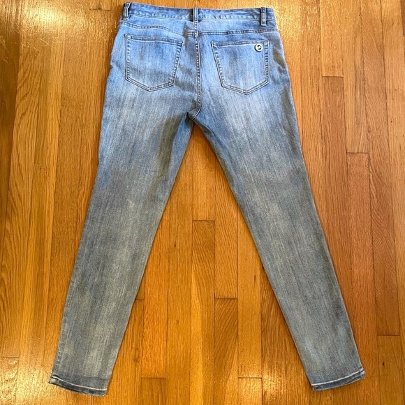 💜Michael Kors EUC Faded Light Blue Jeans Size 8 - Picture 5 of 10